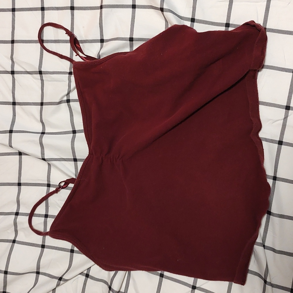 Cropped red tank top